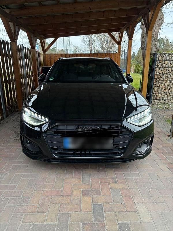 Gebraucht Audi A4 Advanced 204 PS (150 kW) 2021 Schwarz Kombi