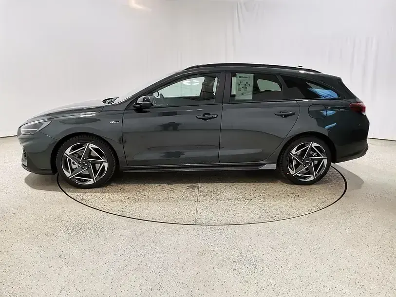 Neu Hyundai i30 N Line 140 PS (102 kW) 2025 Grün Kombi