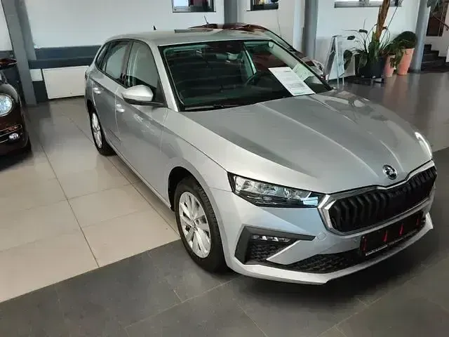 Gebraucht Skoda Scala Selection 116 PS (85 kW) 2025 Brilliantsilber (metallic) Kleinwagen