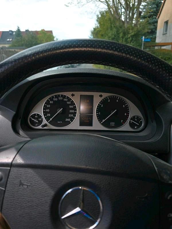 Gebraucht Mercedes B180 2009 Silber Van / Kleinbus