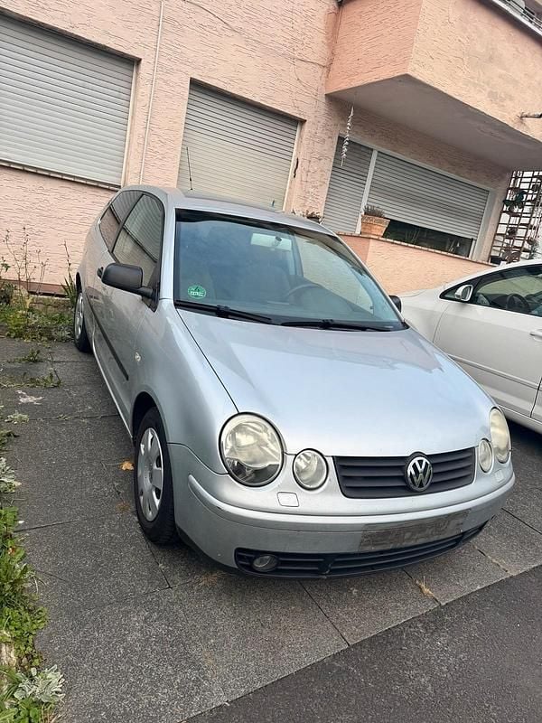 Second-hand VW Polo 68 CP (50 kW) 2003 Argintiu Hatchback