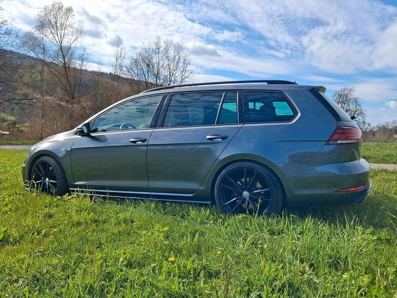 Gebraucht VW Golf VII R 300 PS (220 kW) 2020 Grau Kombi
