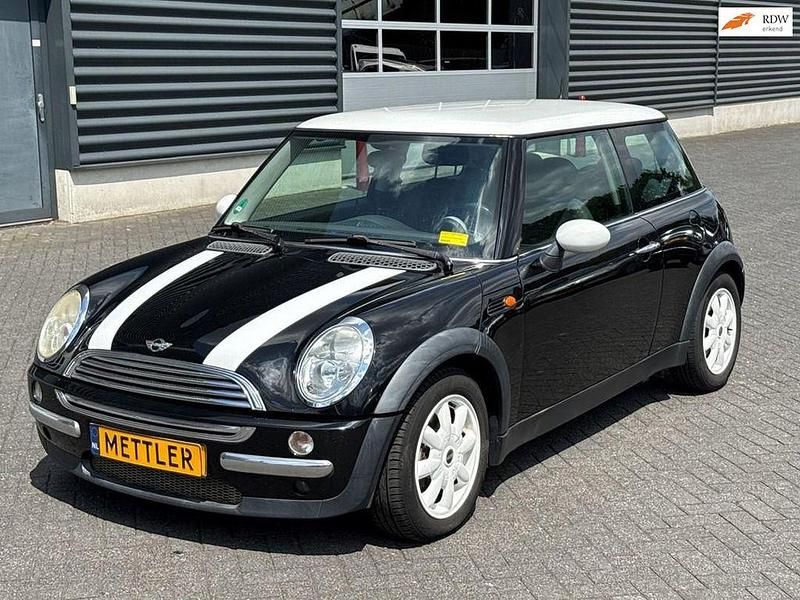 Second-hand Mini Cooper Pepper 116 CP (85 kW) 2002 Negru Hatchback