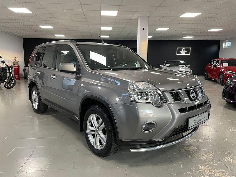 Grau Gebraucht 2011 Nissan X-Trail SE SUV | 8.999 € (Fairer Preis) - Bild 1/4
