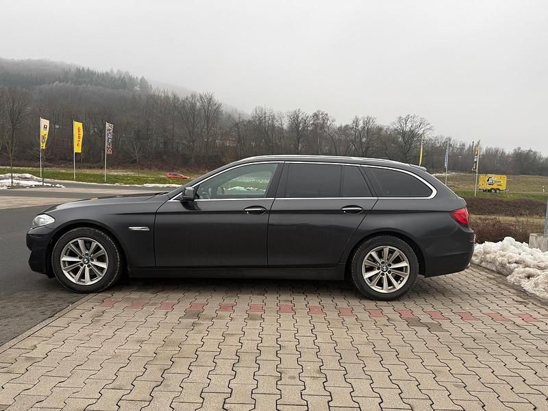 Gebraucht BMW 520 Comfort Edition 184 PS (135 kW) 2011 Schwarz Kombi