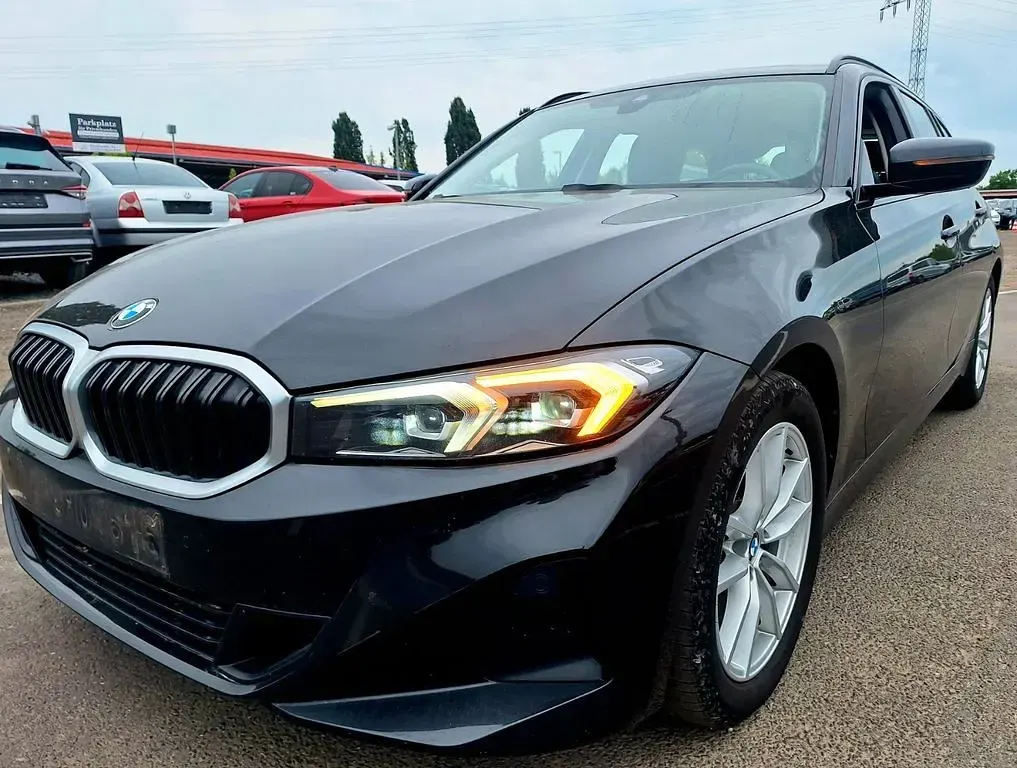 Gebraucht BMW 318 Sport Line 136 PS (100 kW) 2023 Schwarz Limousine