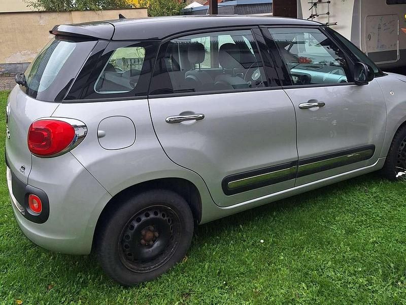 Gebraucht Fiat 500L 95 PS (69 kW) 2013 Silber Van / Kleinbus