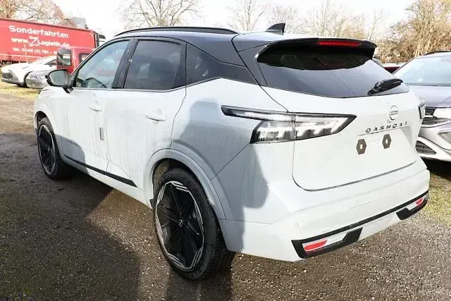 Neu Nissan Qashqai 158 PS (116 kW) 2025 Ceramic grey / dach: schwarz ceramic grey / dach: schwarz SUV