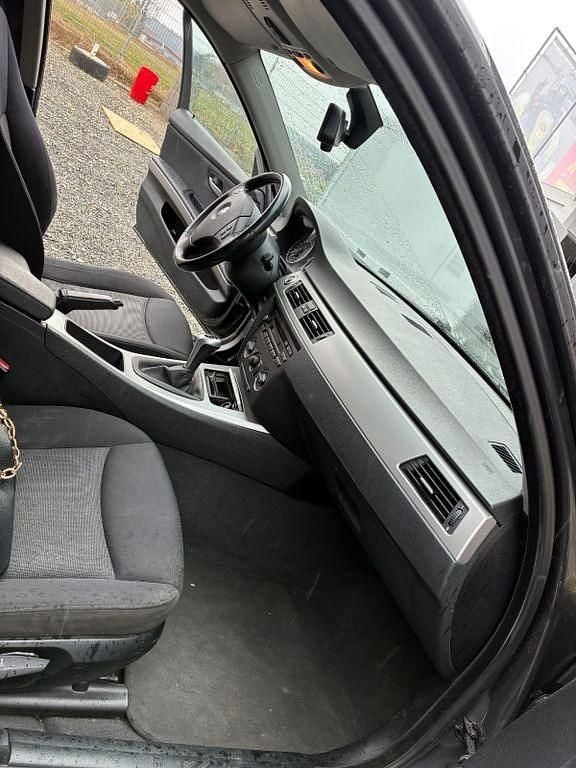 Gebraucht BMW 320 129 PS (94 kW) 2007 Grau Limousine