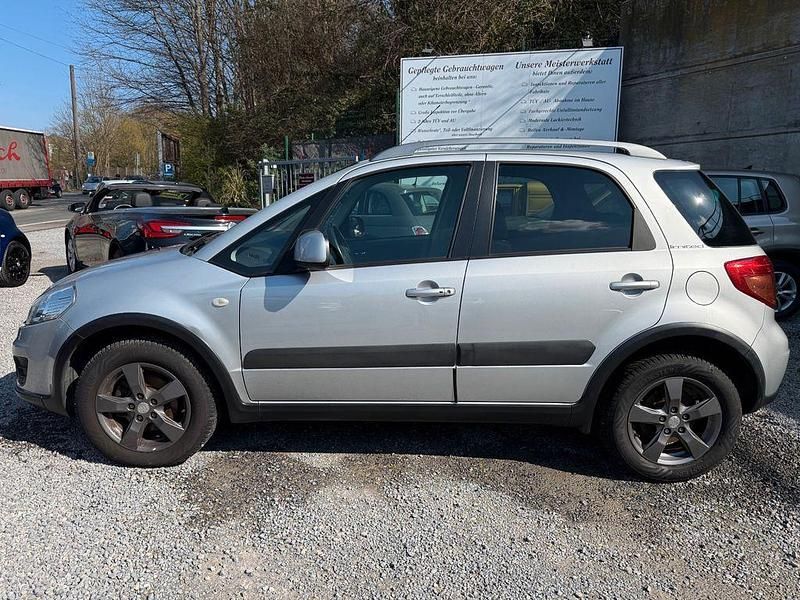 Gebraucht Suzuki SX4 Limited 120 PS (88 kW) 2011 Silber SUV
