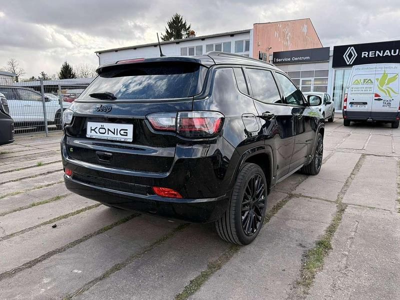 Gebraucht Jeep Compass 131 PS (96 kW) 2024 Schwarz SUV