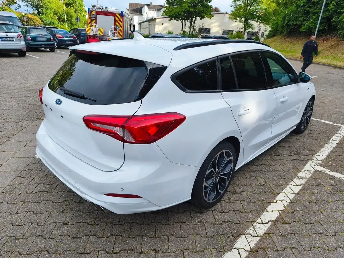 Begagnad Ford Focus ST 150 HK (110 kW) 2019 Vit Kombi