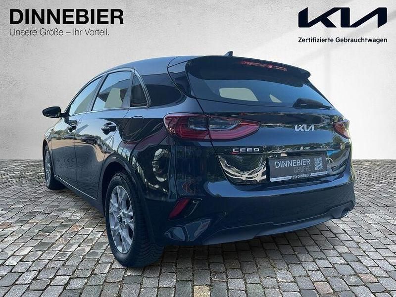 Gebraucht Kia Ceed Vision 160 PS (117 kW) 2023 Zilinaschwarz Kleinwagen