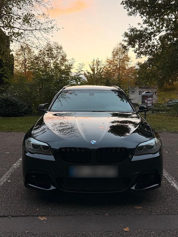 Schwarz Gebraucht 2012 BMW 525 Kombi | 11.500 € (Guter Preis) - Bild 1/4
