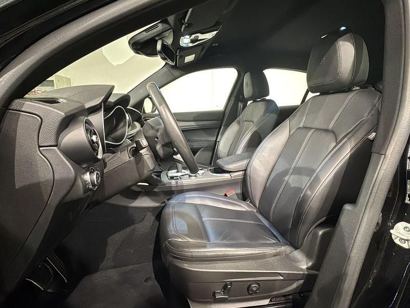 Gebraucht Alfa Romeo Stelvio Ti 209 PS (153 kW) 2022 Schwarz SUV