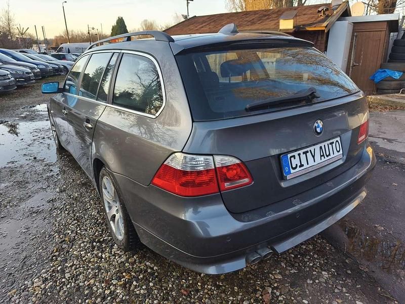 Gebraucht BMW 525 177 PS (130 kW) 2006 Titangrau ii metallic Kombi