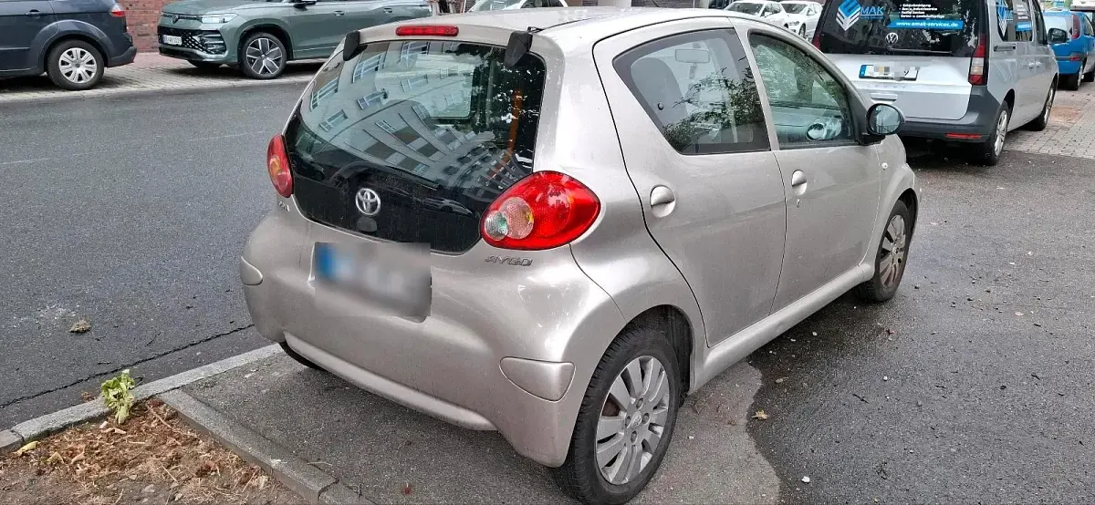 Gebraucht Toyota Aygo 68 PS (50 kW) 2007 Braun Kleinwagen