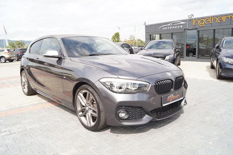 Grau Gebraucht 2017 BMW 118 M Sport Kleinwagen | 13.390 € (Guter Preis) - Bild 1/4