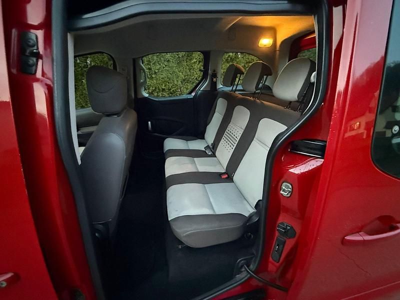 Gebraucht Citroën Berlingo 100 PS (73 kW) 2015 Rot Van / Kleinbus