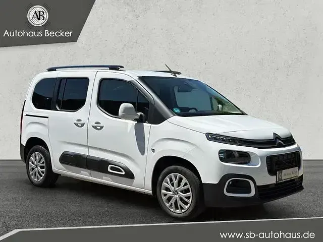 Gebraucht Citroën Berlingo Shine 131 PS (96 kW) 2020 Polarweiß Van / Kleinbus