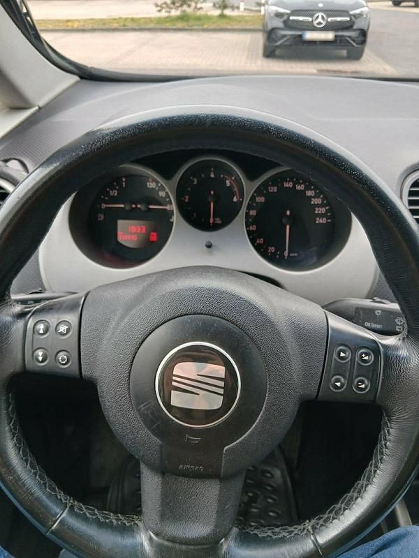Second-hand Seat Altea 140 CP (102 kW) 2004 Negru Monovolum