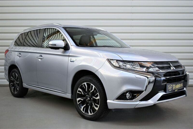 Silber Gebraucht 2017 Mitsubishi Outlander P-HEV Plus SUV | 18.000 € (Guter Preis) - Bild 1/4