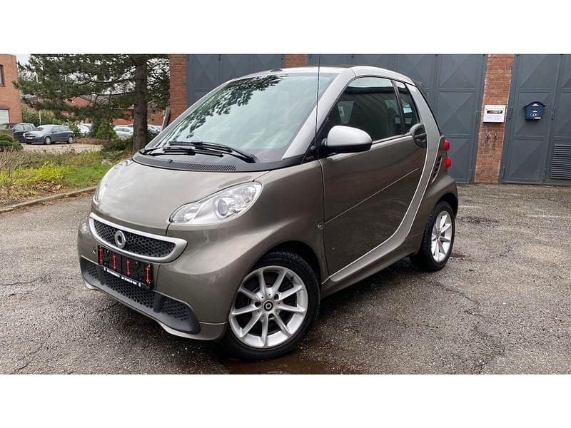 Grau Gebraucht 2013 Smart ForTwo Cabrio Passion Cabrio | 7.900 € (Teuer) - Bild 1/4