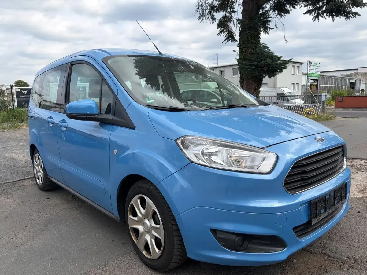 Gebraucht Ford Tourneo Courier Ambiente 101 PS (74 kW) 2015 Blau Van / Kleinbus