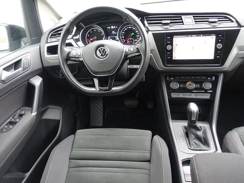 Gebraucht VW Touran 150 PS (110 kW) 2020 Deep black perleffekt Van / Kleinbus