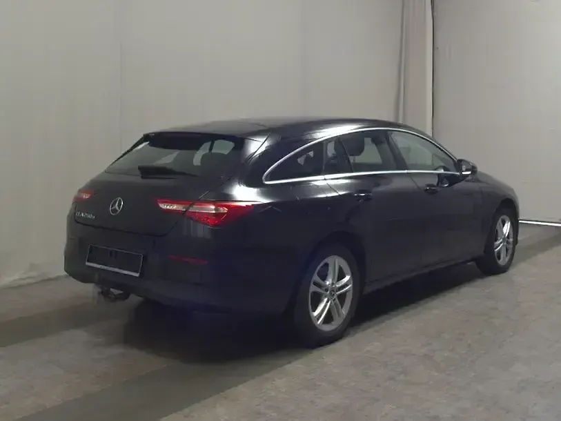 Gebraucht Mercedes CLA250e Shooting Brake 218 PS (160 kW) 2023 Schwarz Kombi