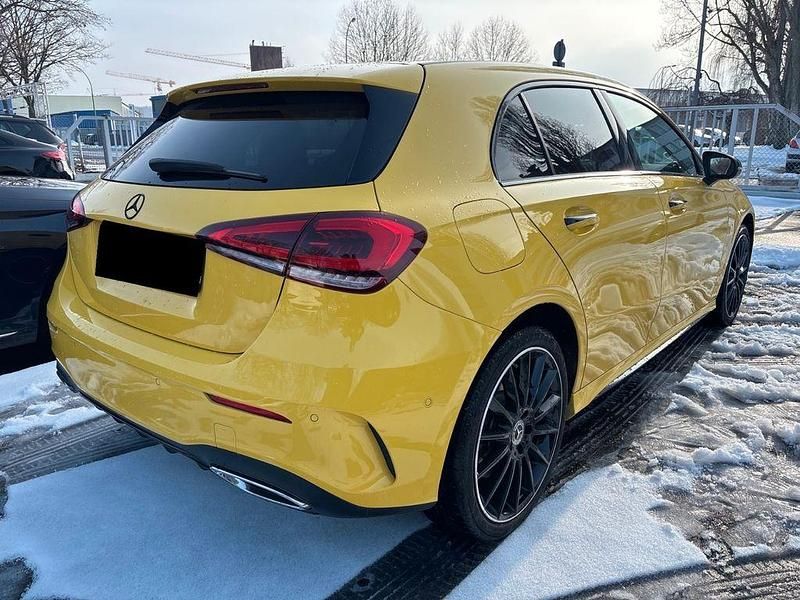 Gebraucht Mercedes A250 Premium 218 PS (160 kW) 2022 Gelb Limousine