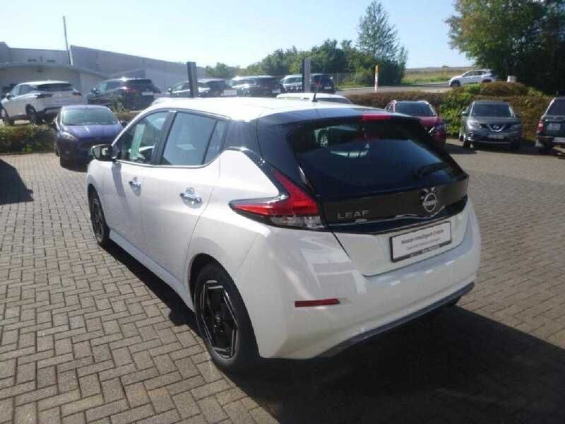 Gebraucht Nissan Leaf Acenta 110 kW (150 PS) 2022 Andere farbe Kleinwagen