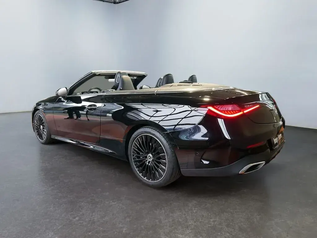 Gebraucht Mercedes 300 AMG 258 PS (189 kW) 2025 Schwarz unilack schwarz uni Cabrio