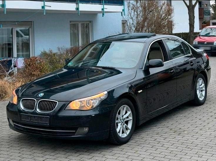 Gebraucht BMW 525 197 PS (144 kW) 2009 Schwarz Limousine