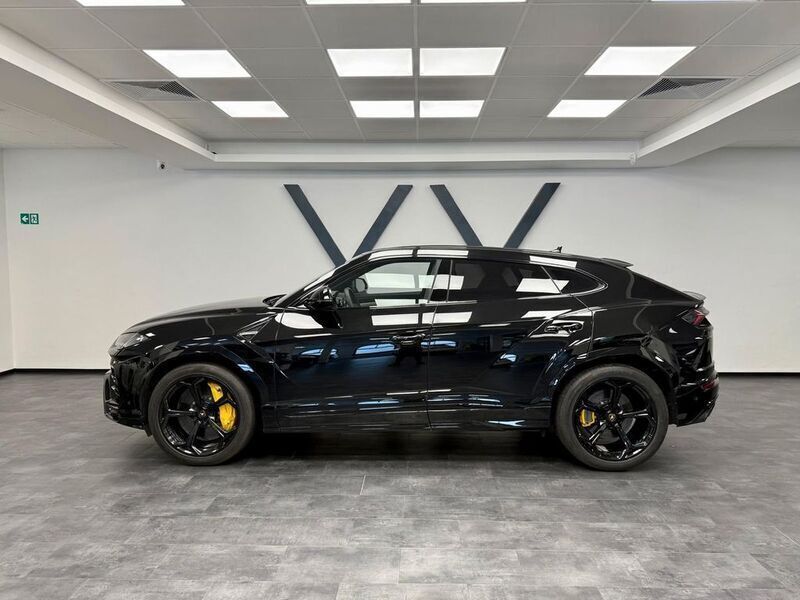 Schwarz Gebraucht 2022 Lamborghini Urus SUV | 249.900 € (Fairer Preis) - Bild 1/4