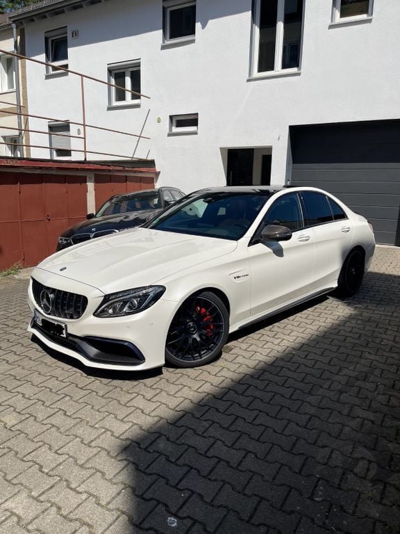 Weiß Gebraucht 2016 Mercedes C63 AMG AMG Limousine | 39.999 € (Fairer Preis) - Bild 1/4