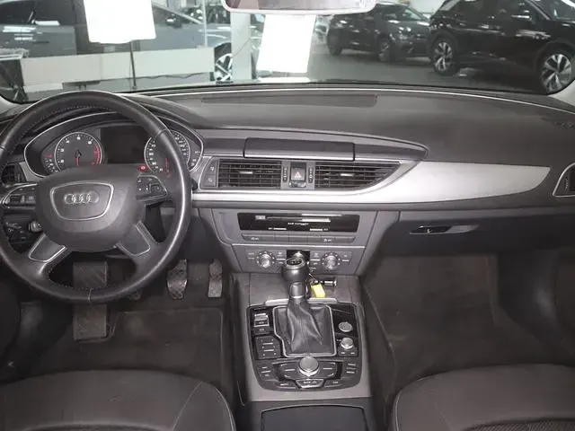 Gebraucht Audi A6 179 PS (131 kW) 2012 Phantomschwarz perleffekt (metallic) Kombi