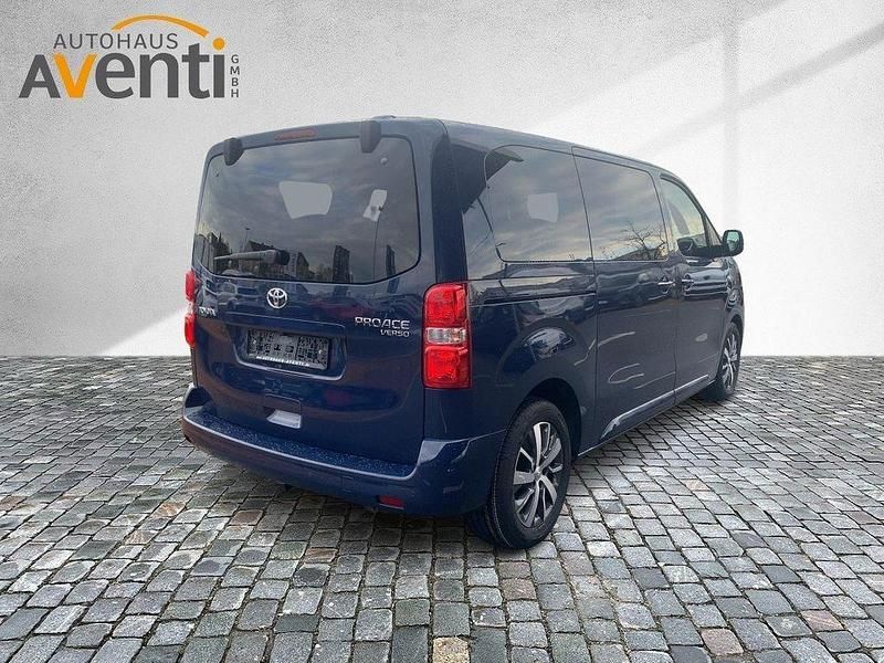 Gebraucht Toyota Proace Verso Comfort 150 PS (110 kW) 2018 Blau Kombi