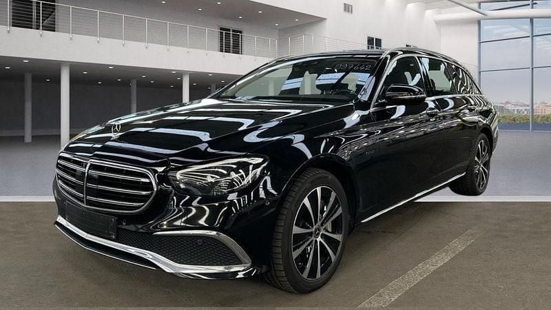 Schwarz Gebraucht 2021 Mercedes E300 Exclusive Limousine | 28.950 € (Guter Preis) - Bild 1/3