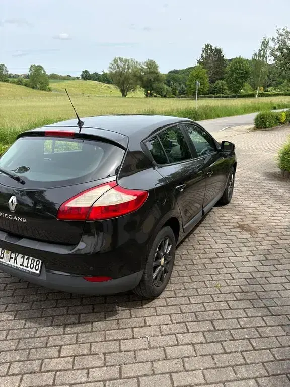 Gebraucht Renault Mégane Dynamique 106 PS (77 kW) 2009 Schwarz Limousine