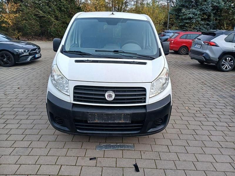 Weiß Gebraucht 2010 Fiat Scudo Van | 2.950 € (Guter Preis) - Bild 1/4
