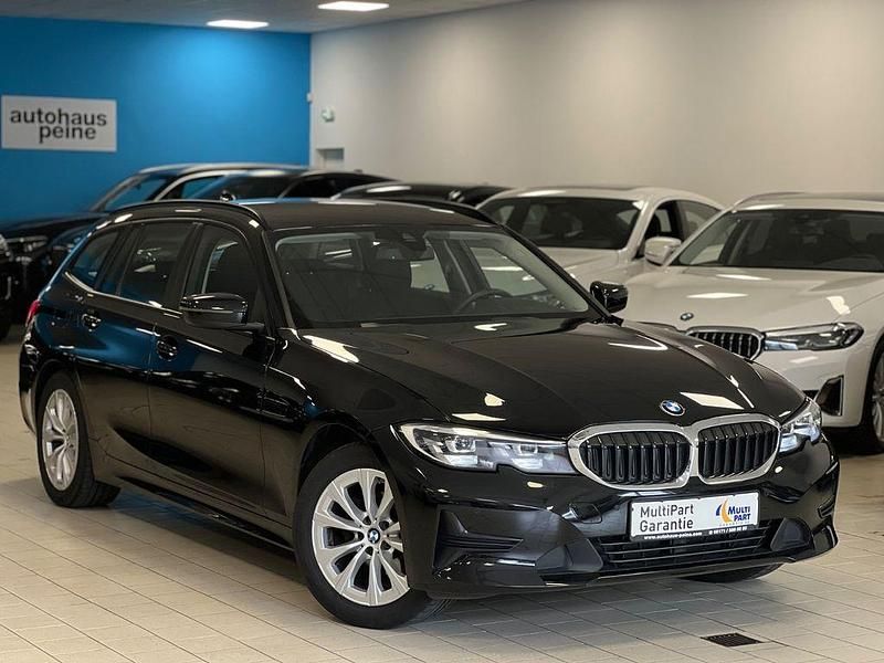 Schwarz Gebraucht 2021 BMW 318 Advantage Limousine | 19.497 € (Fairer Preis) - Bild 1/4