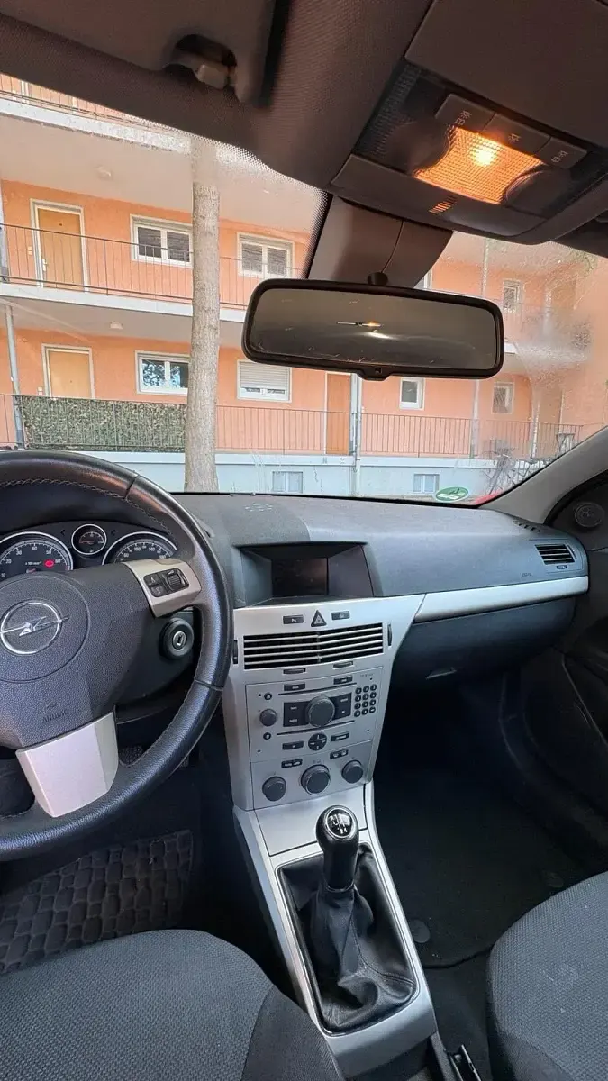 Gebraucht Opel Astra GTC 105 PS (77 kW) 2007 Schwarz Kleinwagen