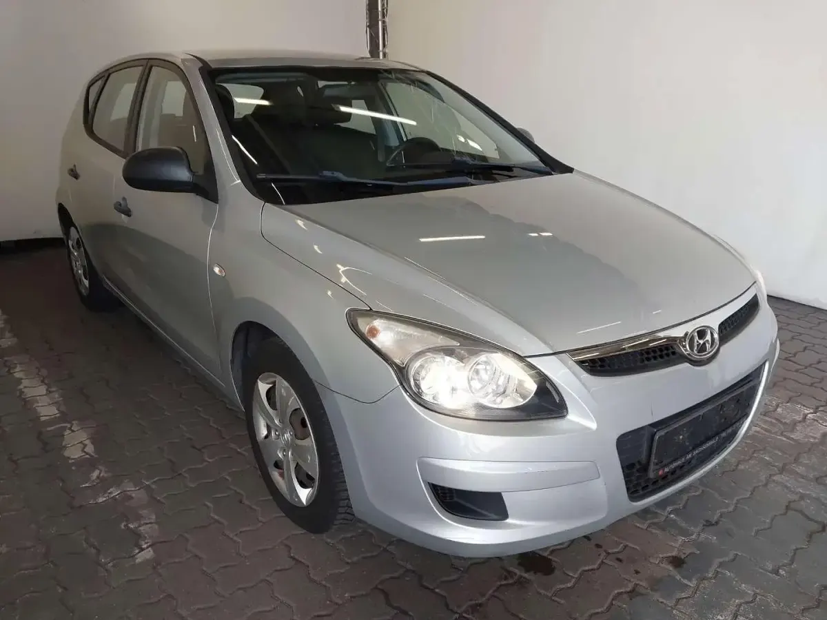 Gebraucht Hyundai i30 109 PS (80 kW) 2009 Silber Limousine