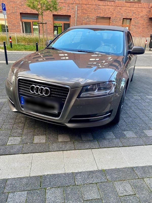 Grau Gebraucht 2013 Audi A3 Cabriolet Attraction Cabrio | 8.990 € (Guter Preis) - Bild 1/4