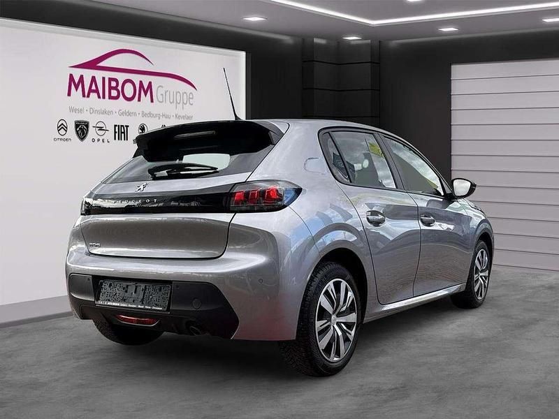 Gebraucht Peugeot 208 Active 101 PS (74 kW) 2023 Artense silber Kleinwagen