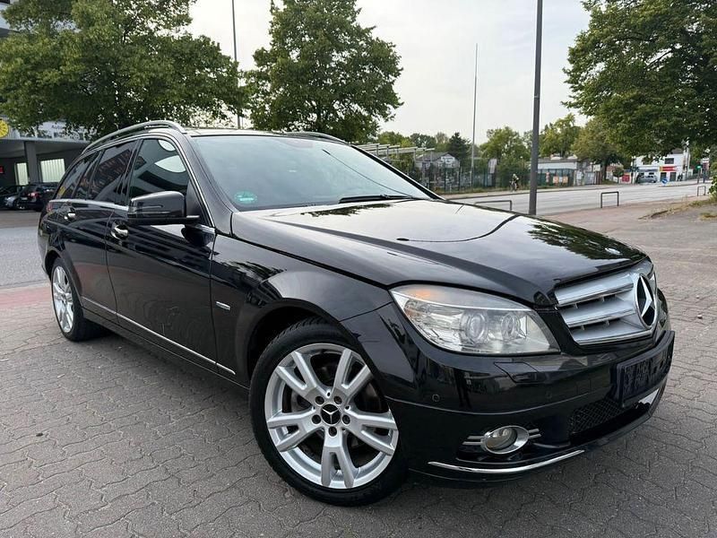 Schwarz Gebraucht 2010 Mercedes C250 Avantgarde Limousine | 3.890 € (Superpreis) - Bild 1/4