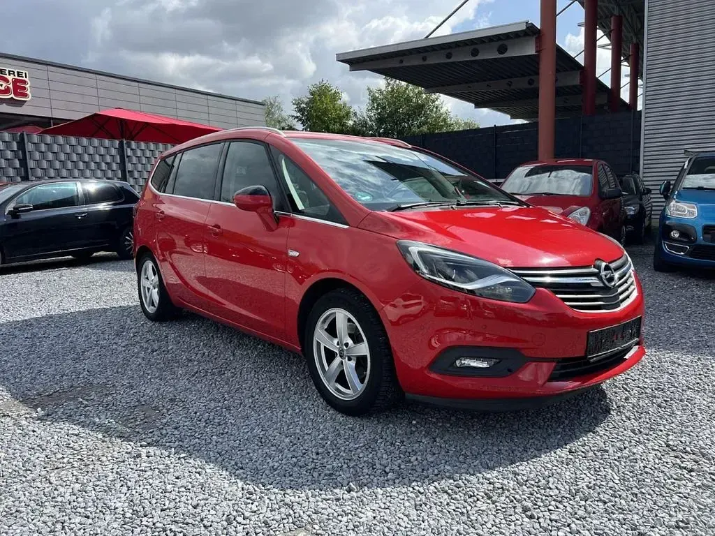 Gebraucht Opel Zafira Innovation 136 PS (100 kW) 2016 Rot Van / Kleinbus
