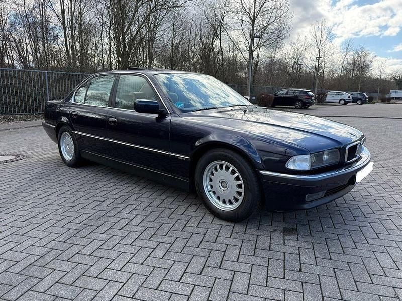 Gebraucht BMW 735 235 PS (172 kW) 1998 Blau Limousine