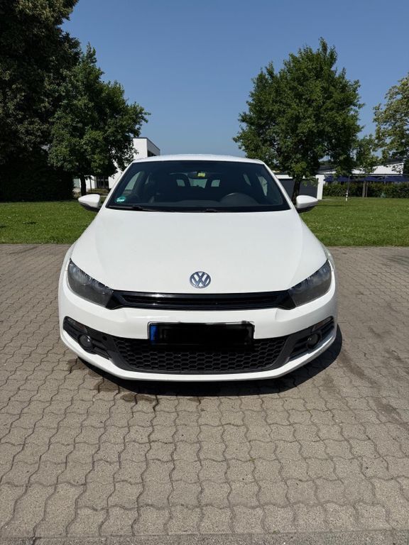 Weiß Gebraucht 2012 VW Scirocco Match Coupé | 11.500 € (Teuer) - Bild 1/4